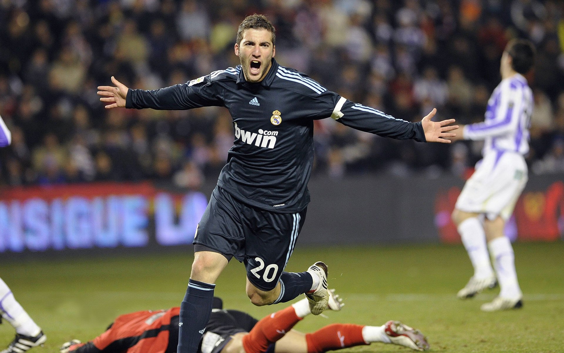 中超球队冬训全面展开，中超冬季引援