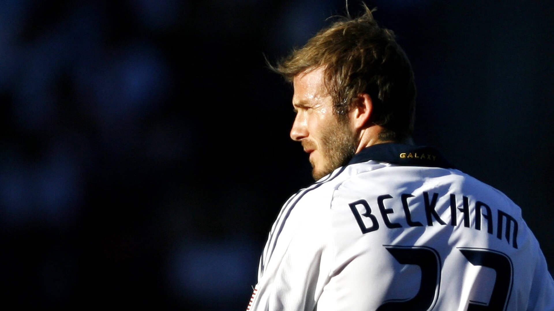 大陆杯资格赛出现黑马球队挑战传统强队，大陆联赛足球