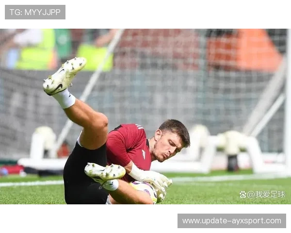 守门员脚下球处理训练：现代门将参与传球发起战术